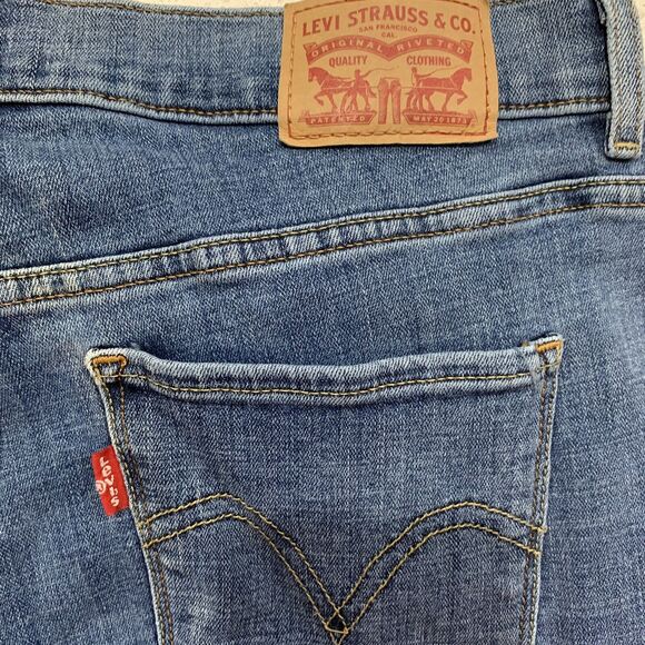 Levi’s Size 10 Classic Boot Cut Jeans Mid Rise Flat Stretch Denim Blue Women’s - Picture 4 of 12